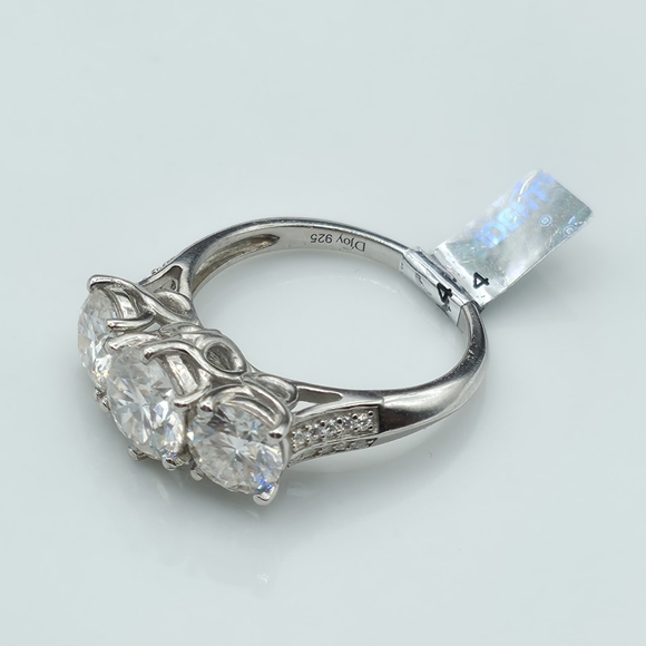 Hold For Mis Stunning 3.2 Carat Moissanite Ring - Picture 3 of 12